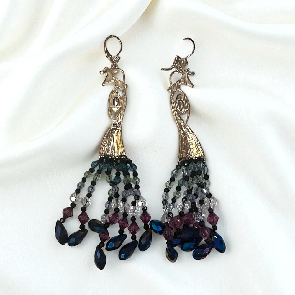 ✨💖 BETSEY JOHNSON Peacock Drop Earrings Dangling Gold Rhinestones Beaded 💖✨ - Picture 4 of 5